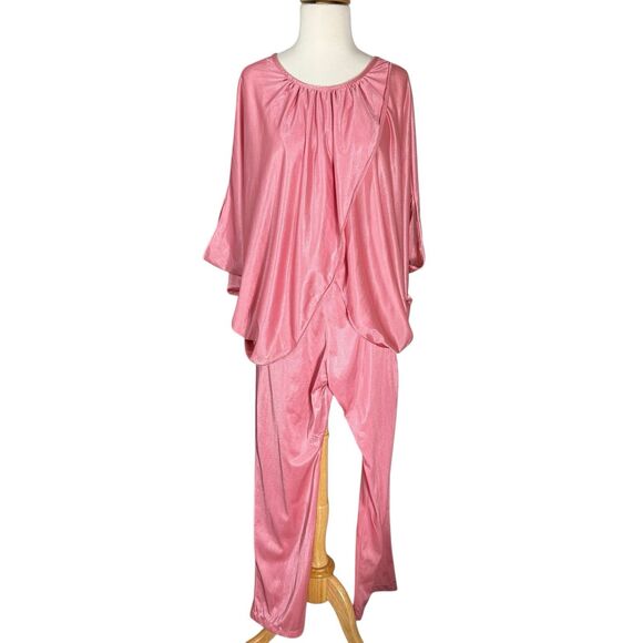 Vintage Queens Way Shiny Silky Pretty In Pink Nylon Pajama Set Batwing Wrap Top - Picture 1 of 9